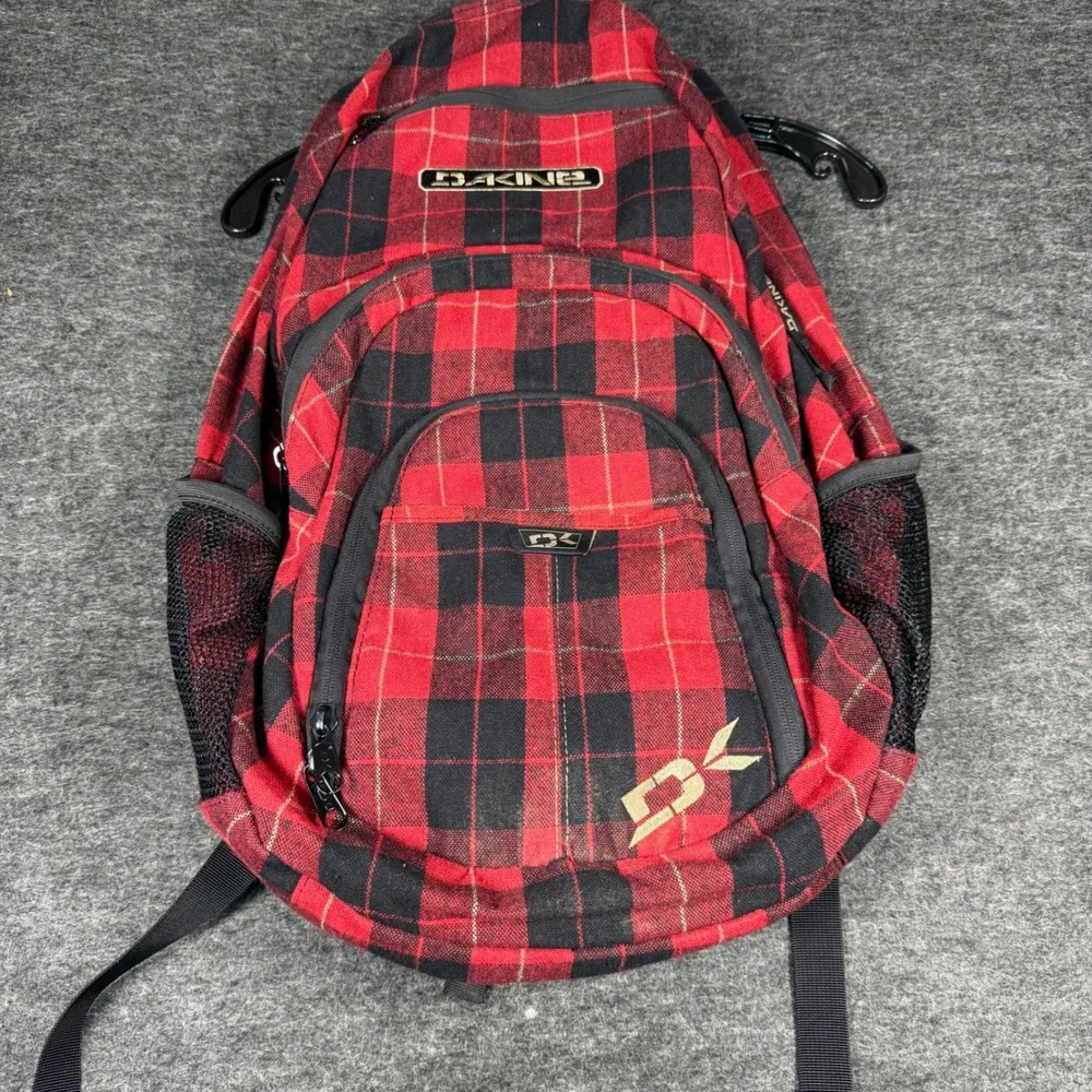 Dakine Red Black Plaid Backpack Laptop Sleeve Sternum Strap Skater Daypack
